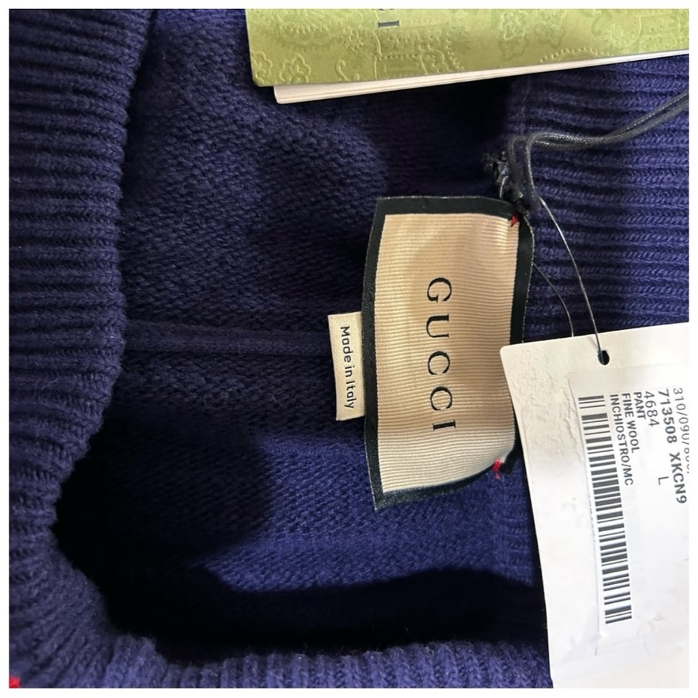 Gucci web stripe 100% wool track pants size large meeting in
Italy - Picture 4 of 5